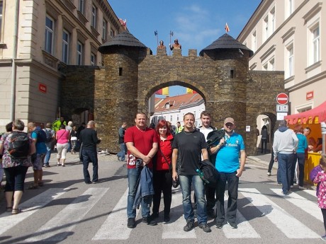 Pred Vstupem Na Znojemske Historicke Vinobrani Pred Vstupem Na Znojemske Historicke Vinobrani